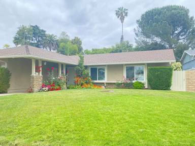 Main picture of 2766 Currier Ave