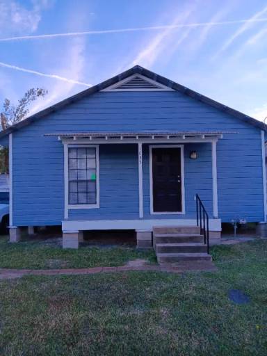 Main picture of 1035 Wilburforce St