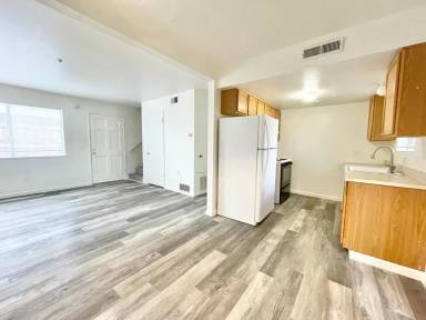 Main picture of 1020 King St