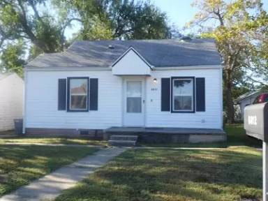 Main picture of 6812 NW 37th St