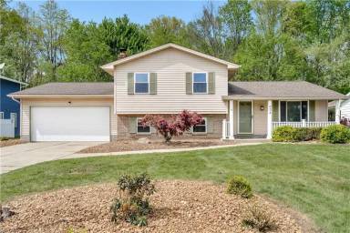 Main picture of 624 Angiline Dr