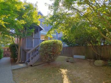 Main picture of 904 17th Ave