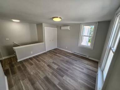Main picture of 142 Washington St