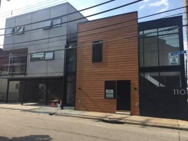 Main picture of 80 S 15th St
