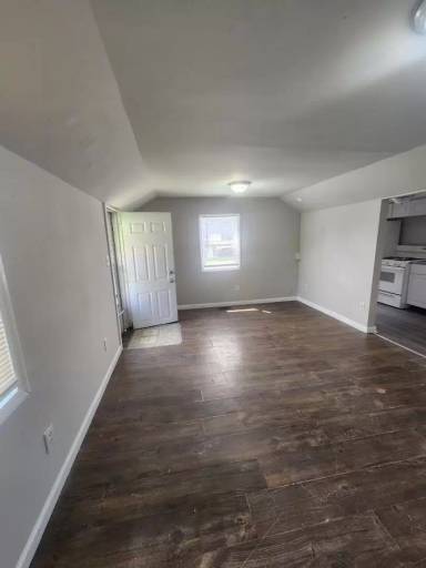Main picture of 565 S Webster Ave