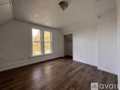 Main picture of 947 Woodmere Ave