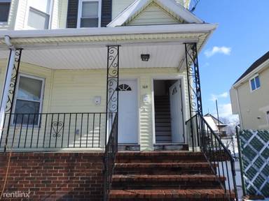 Main picture of 169 Hancock St