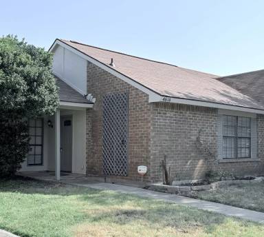 Main picture of 4616 Chapman St