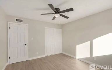 Main picture of 8207 E Fairmount Ave