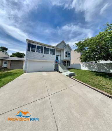 Main picture of 692 205th St