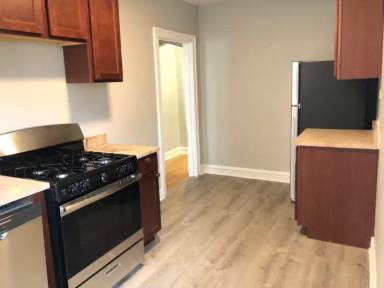 Main picture of 2909 W 56th St