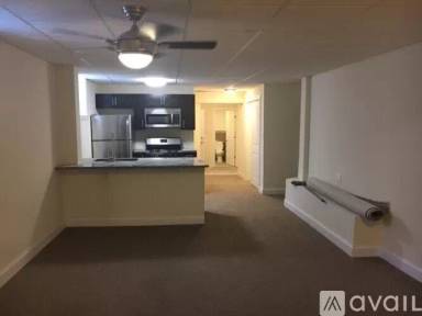 Main picture of 5115 W Montrose Ave