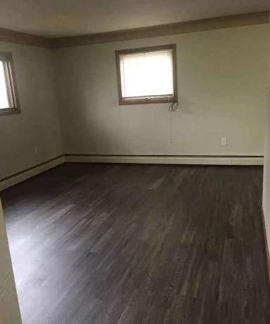 Main picture of 826 3rd Ave