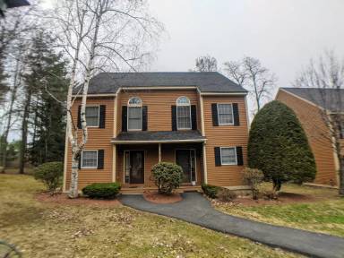 Main picture of 161 Endicott St E