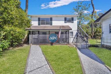 Main picture of 57 Calhoun St