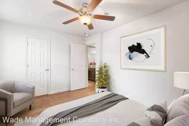 Main picture of 304 E Glenn Ave
