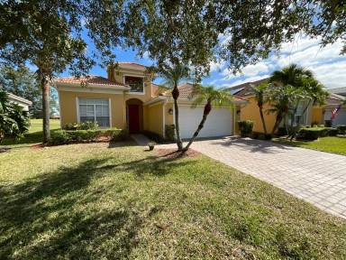 Main picture of 331 NW Somerset Cir
