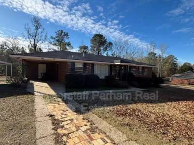 Main picture of 259 Oswichee Rd