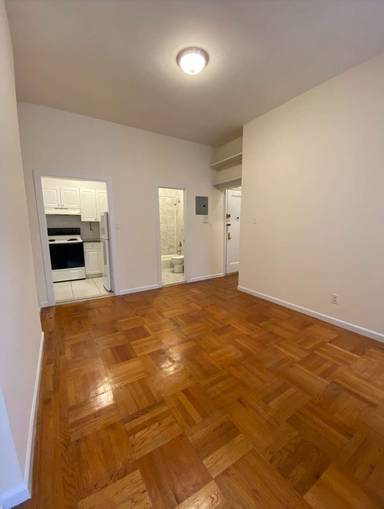 Main picture of 233 East 50th St