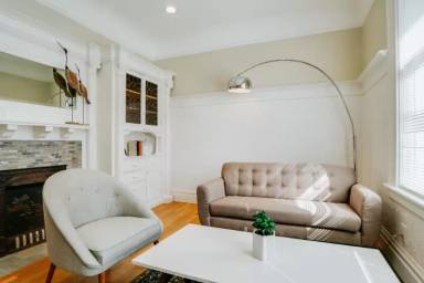 Main picture of 1043 Noe St