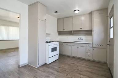 Main picture of 23 N Dos Caminos Ave