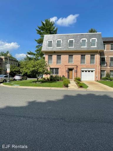 Main picture of 2725 Unicorn Ln NW
