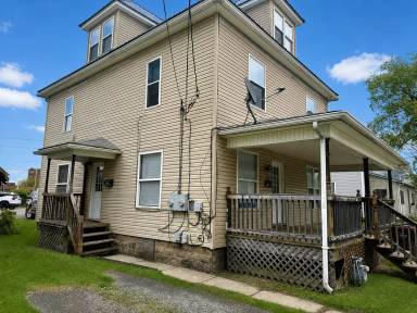 Main picture of 111 W Poplar St