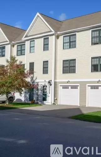 Main picture of 25 Village Dr