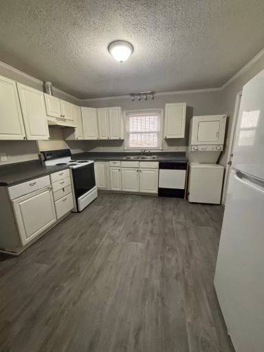 Main picture of 6806 Deanwood Pl