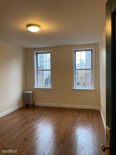 Main picture of 117 W 13th St