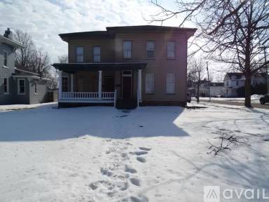 Main picture of 635 W Maumee St