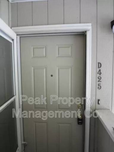 Main picture of 512 E Monroe Dr