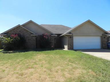 Main picture of 830 Huddleston Dr