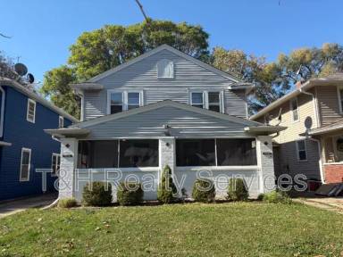 Main picture of 5542 N College Ave