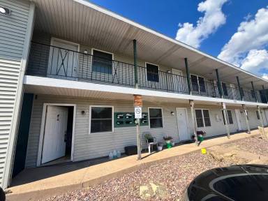 Main picture of 970 W Hamilton Ave