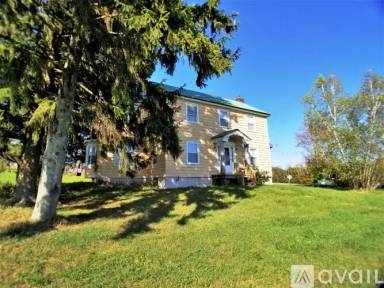Main picture of 27 Yasgur Rd