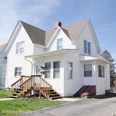 Main picture of 1115 Pleasant St