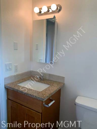 Main picture of 15544 NE Couch St