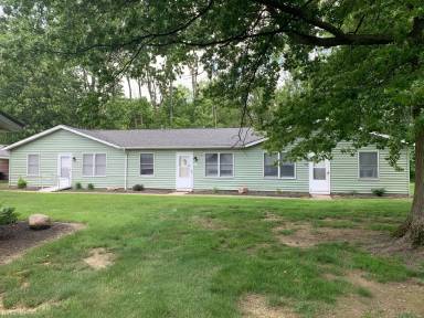 Main picture of 209 E Walnut St
