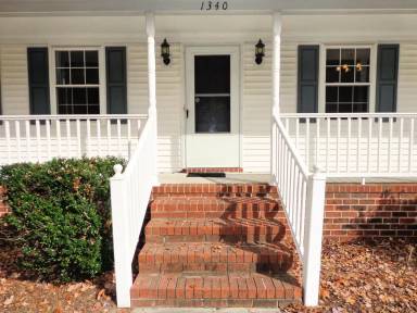 Main picture of 1340 Cambridge Way