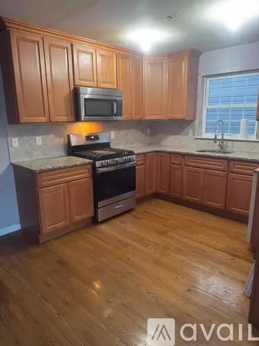 Main picture of 426 Marshall St