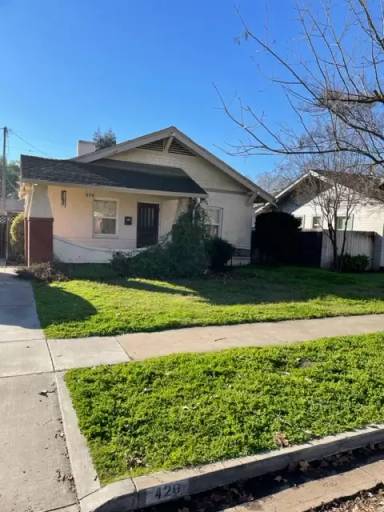 Main picture of 420 W 1st St