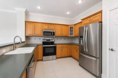Main picture of 517 SE 7th Ave
