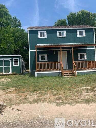 Main picture of 1560 Airport Rd