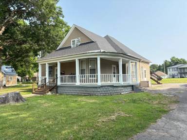 Main picture of 207 Church St