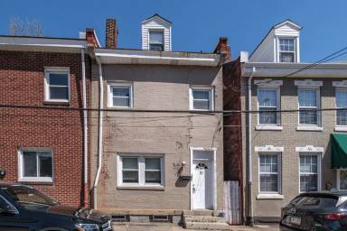 Main picture of 83 S 11th St