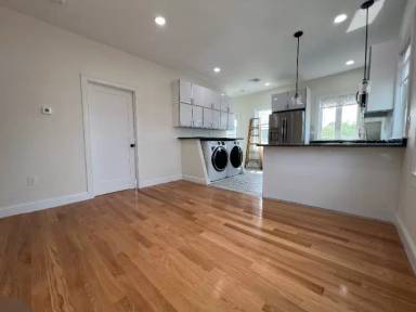 Main picture of 132 Buttonwood St