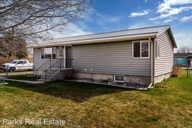 Main picture of 424 Stillwater Dr
