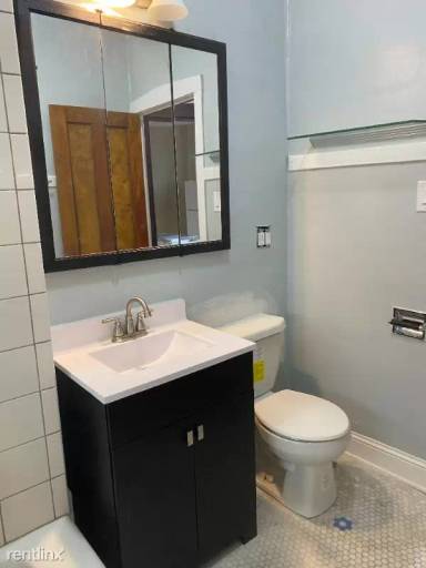Main picture of 1925 W Armitage Ave