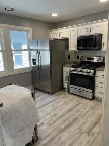 Main picture of 129 Kensington Ave